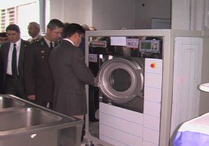 Anneye hürmet işte böyle olur